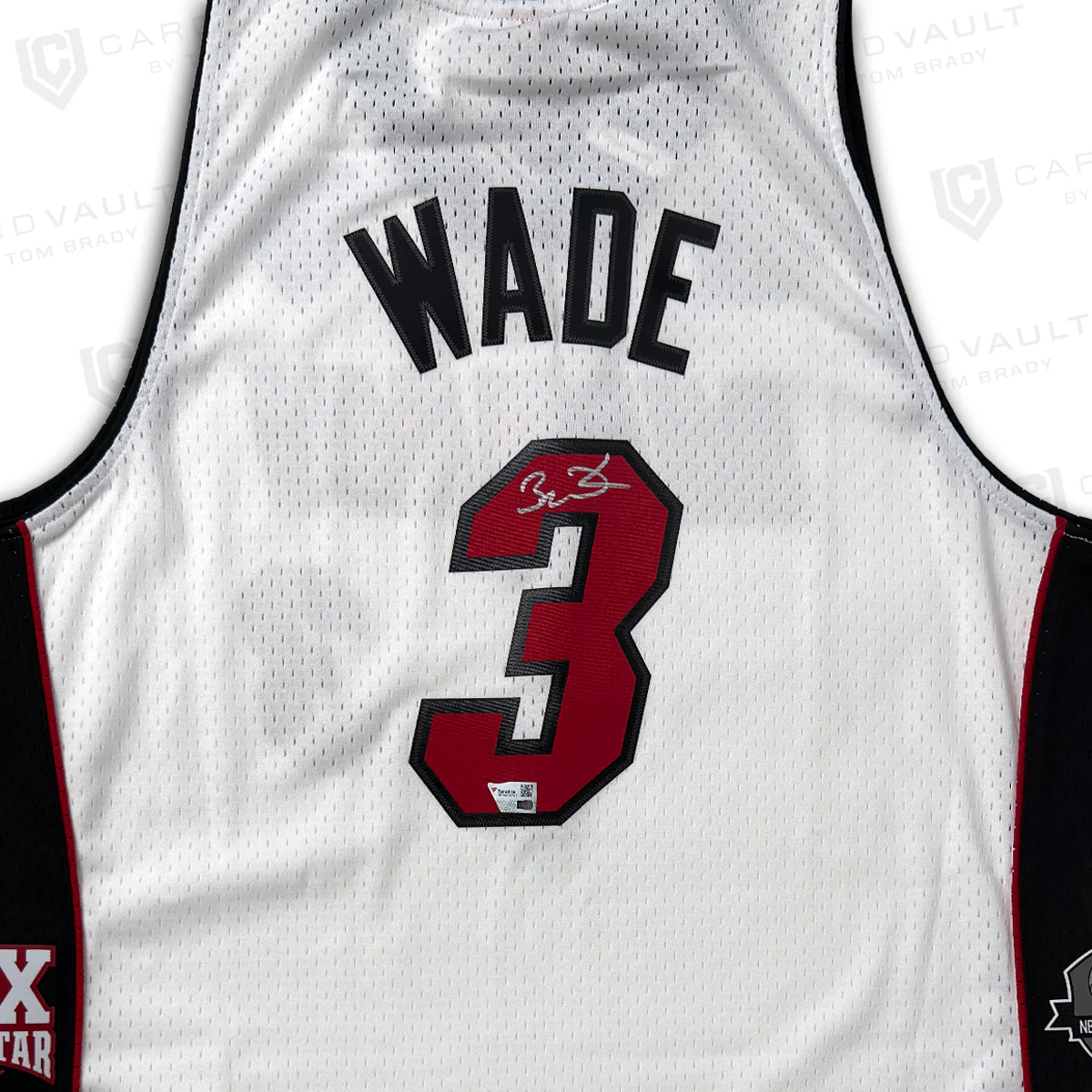 NBA HOF Swingman Dwyane Wade White Signed Jersey (Fanatics COA) - Image 3